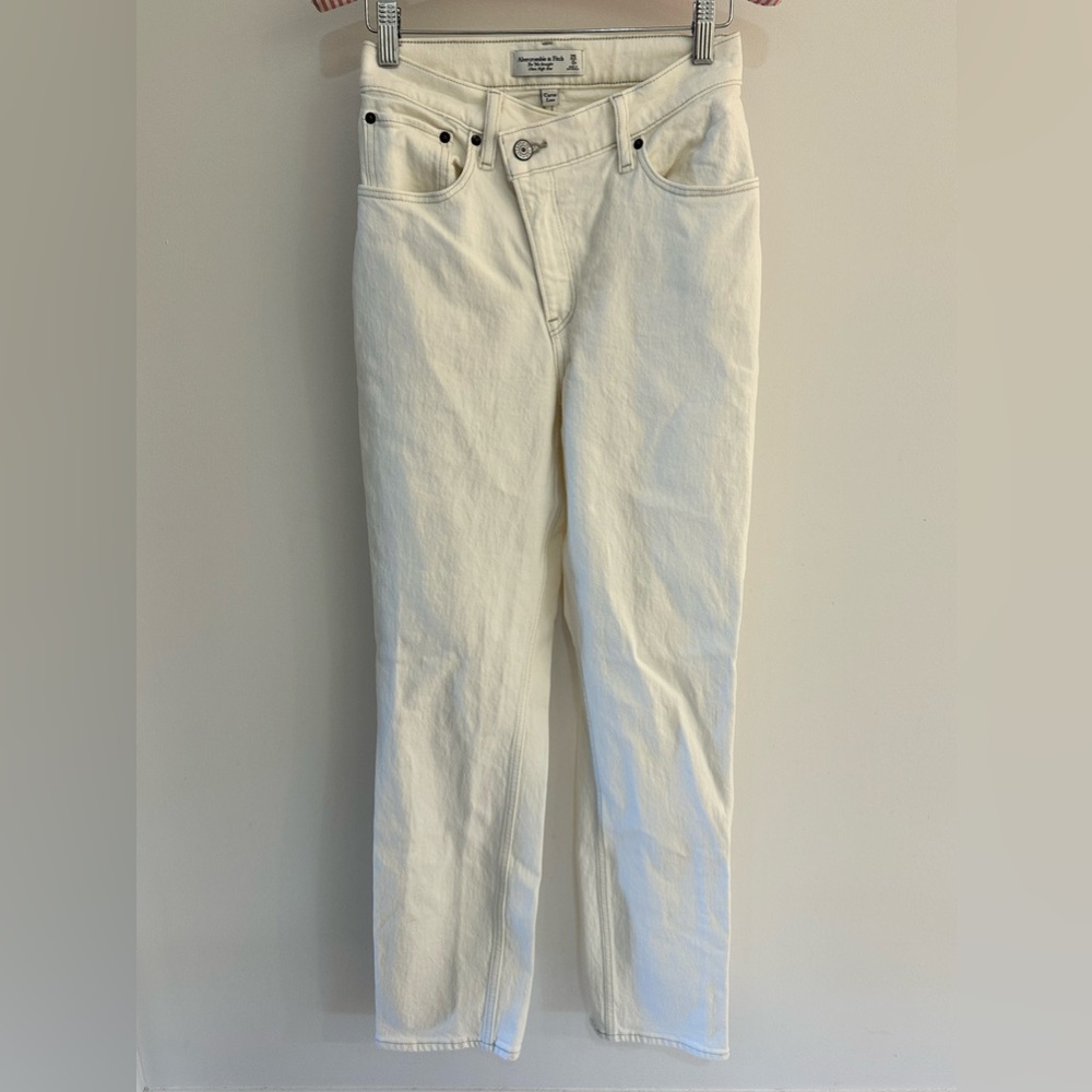 A&F 90s Straight Ultra High Rise